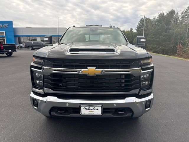 2026 Chevrolet Silverado 3500HD LT photo 3
