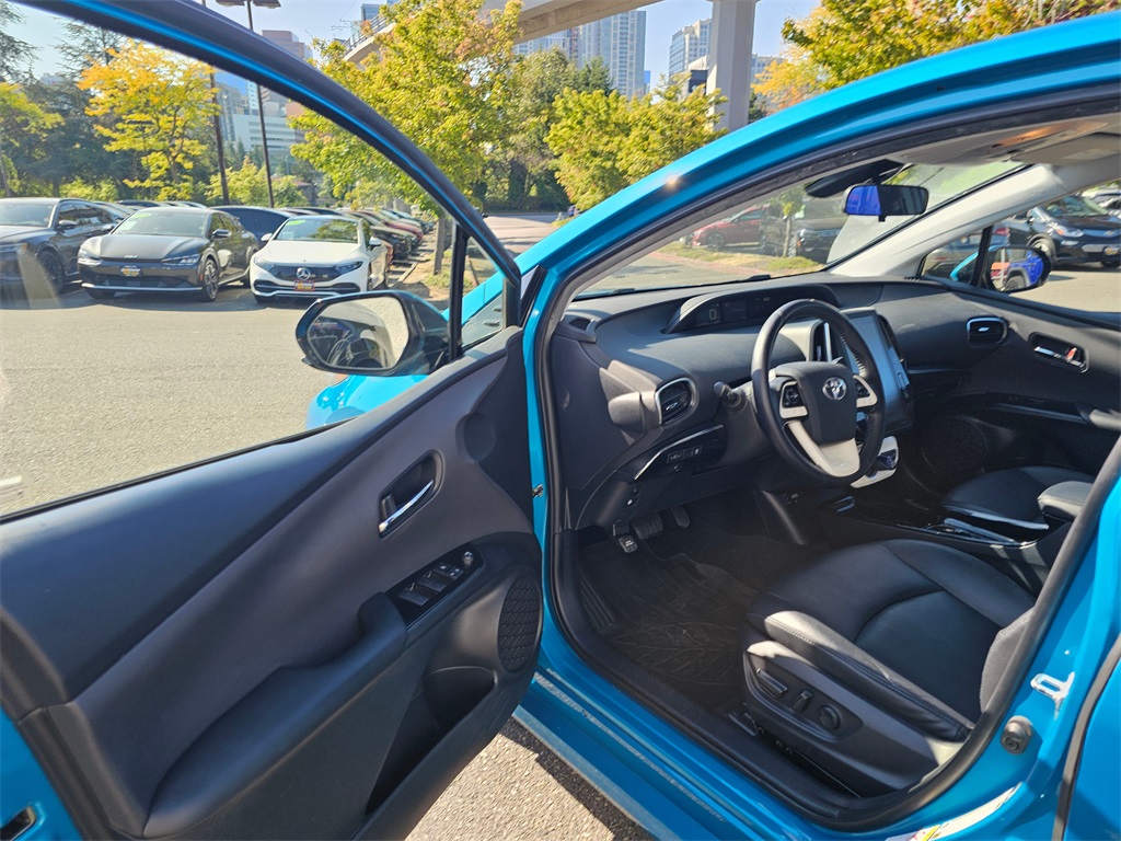 2019 Toyota Prius Prime Plus Premium Advanced photo 21