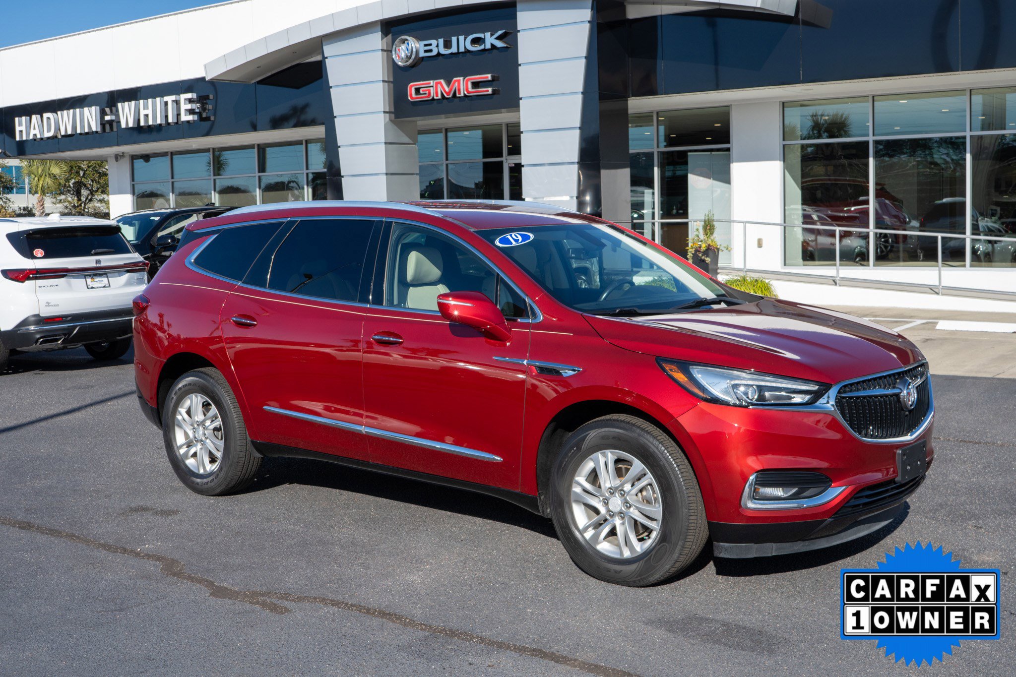 2019 Buick Enclave Essence's photo