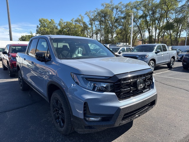 2026 Honda Ridgeline Black Edition photo 2