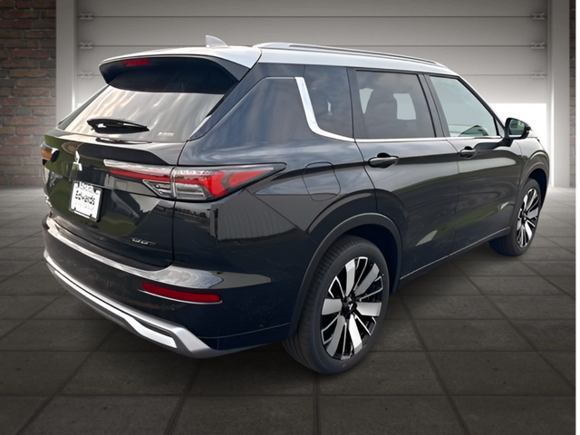 2025 Mitsubishi Outlander SEL GT photo 3