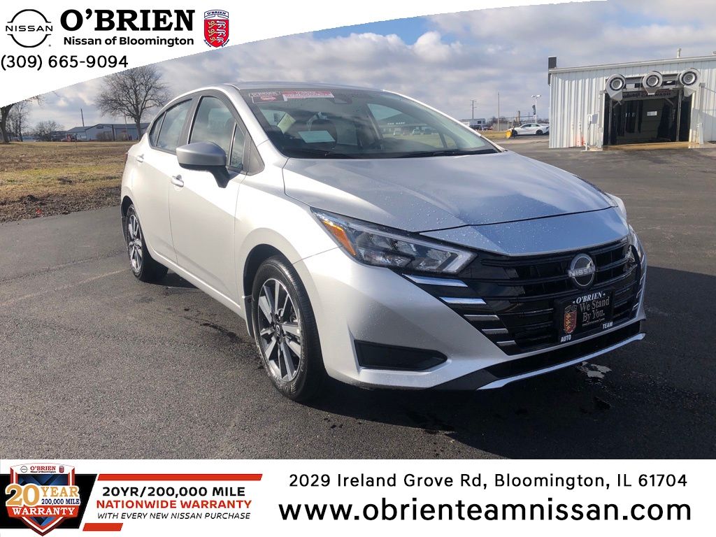 2025 Nissan Versa SV's photo