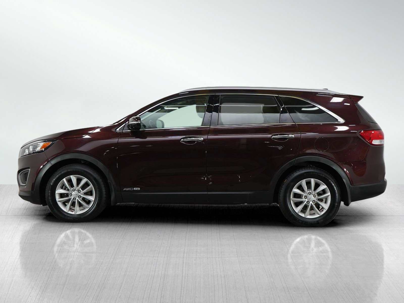 Used 2016 Kia Sorento LX with VIN 5XYPGDA57GG070353 for sale in South Saint Paul, Minnesota