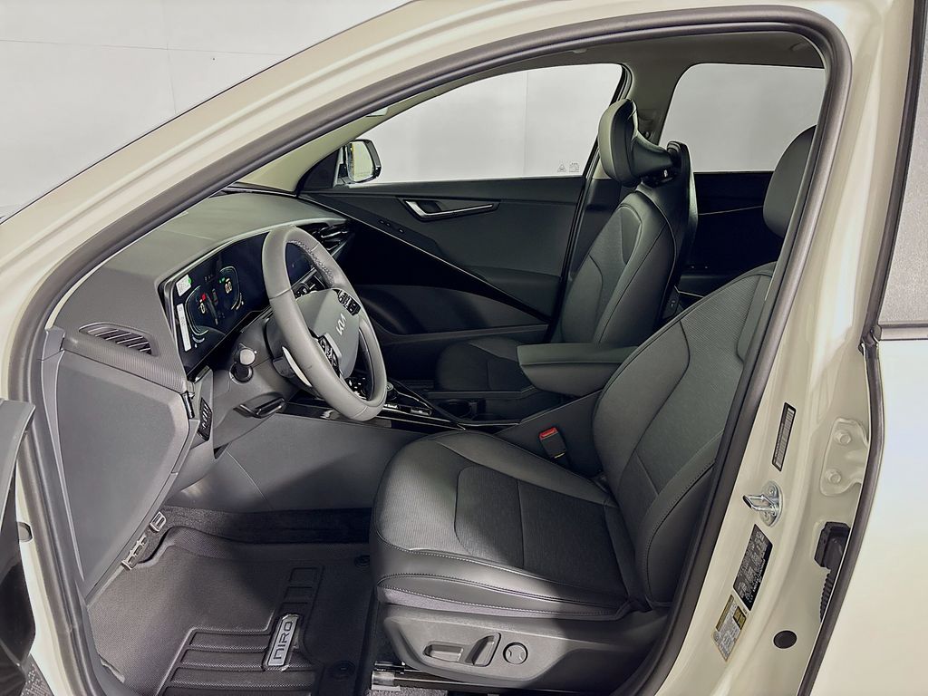 2025 Kia Niro Plug-In Hybrid SX Touring photo 10