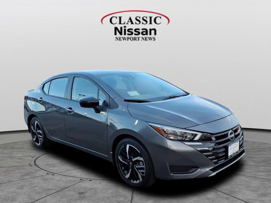 2025 Nissan Versa SR's photo