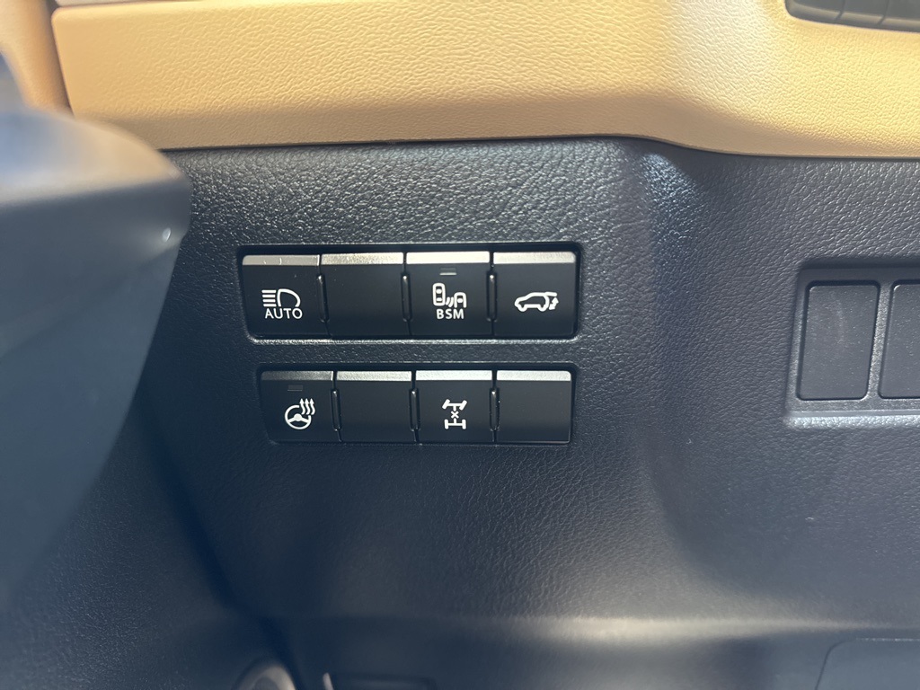 2020 Lexus NX 300 photo 12