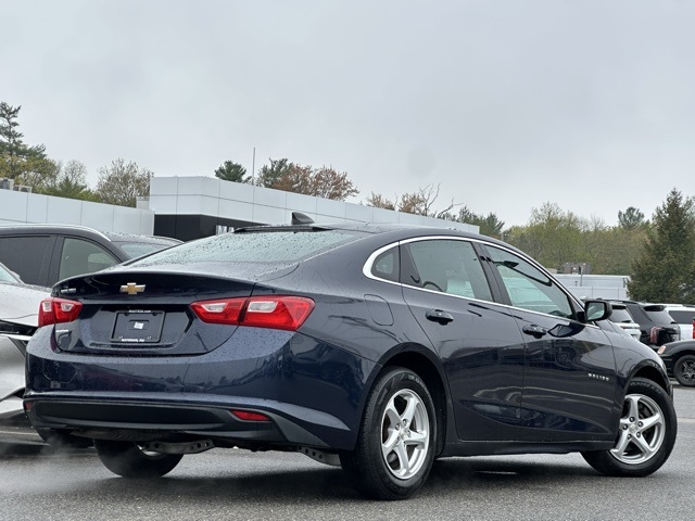 2018 Chevrolet Malibu LS photo 4