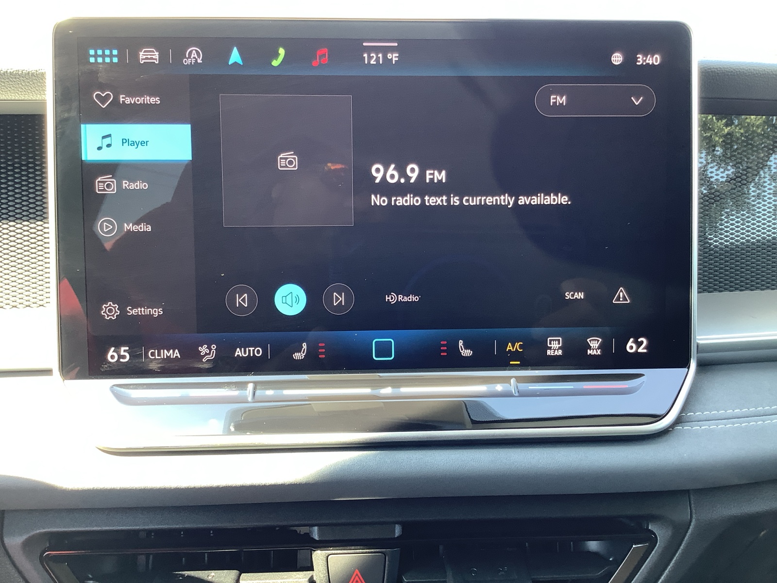 2025 Volkswagen Tiguan SE photo 16