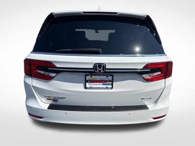 2023 Honda Odyssey Elite photo 2