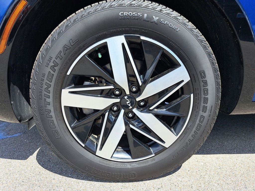 2023 Kia Sorento EX photo 11