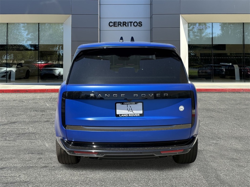 2025 Land Rover Range Rover SV photo 2