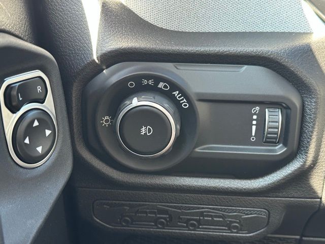 2024 Jeep Wrangler Sport S photo 14