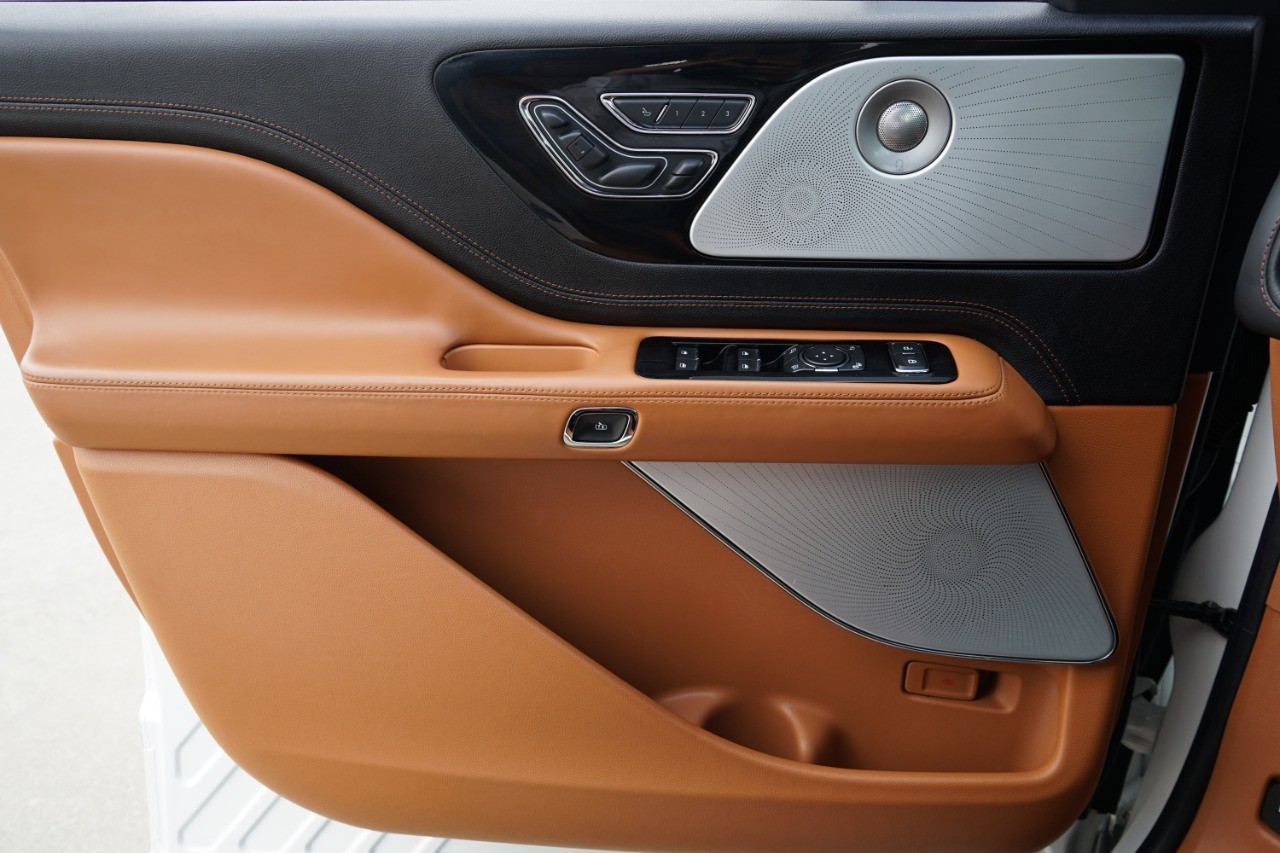 2022 Lincoln Aviator Black Label photo 22