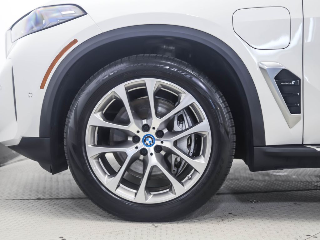 Used 2024 BMW X5 50e with VIN 5UX43EU02R9U56363 for sale in Minneapolis, Minnesota