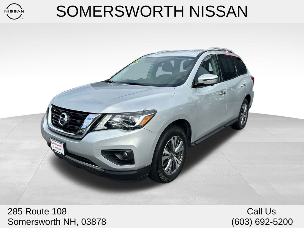 2020 Nissan Pathfinder SL's photo