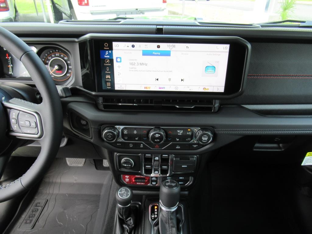 2025 Jeep Wrangler Rubicon photo 19