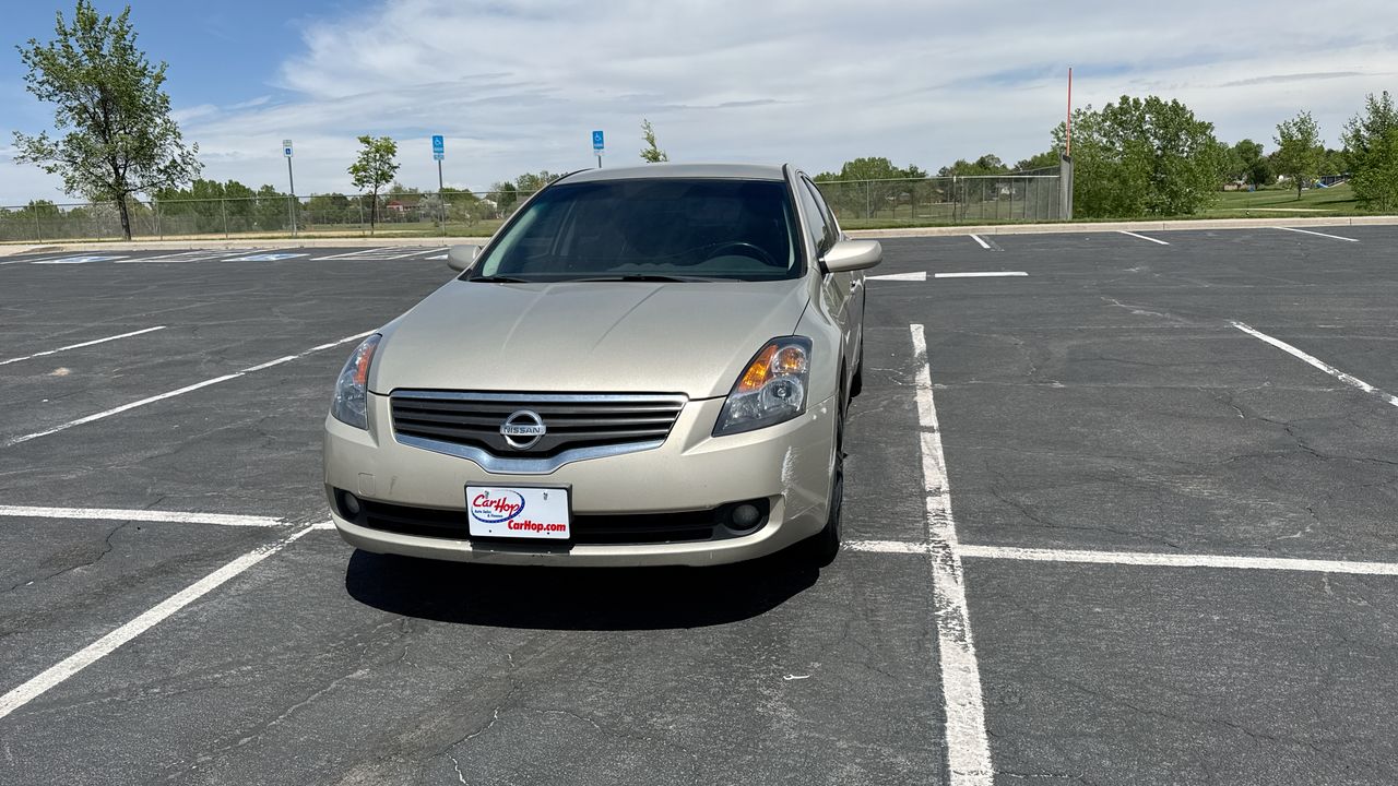 Used 2009 Gold Nissan 2.5 S image 1