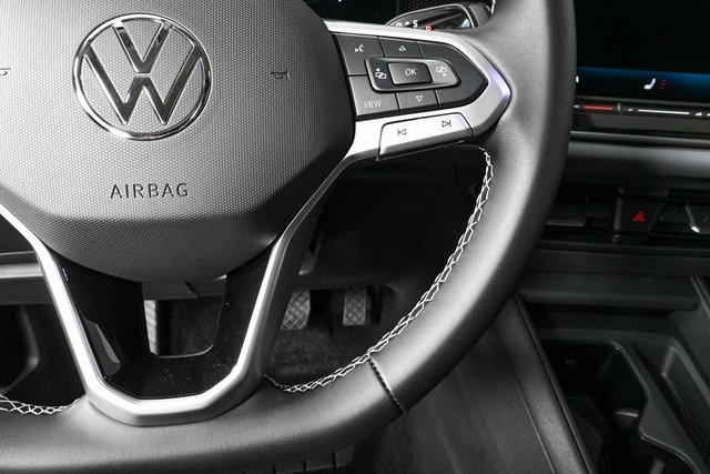 2025 Volkswagen Tiguan SE photo 9
