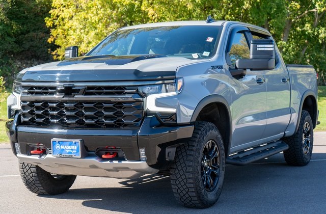 2024 Chevrolet Silverado 1500 ZR2 photo 2