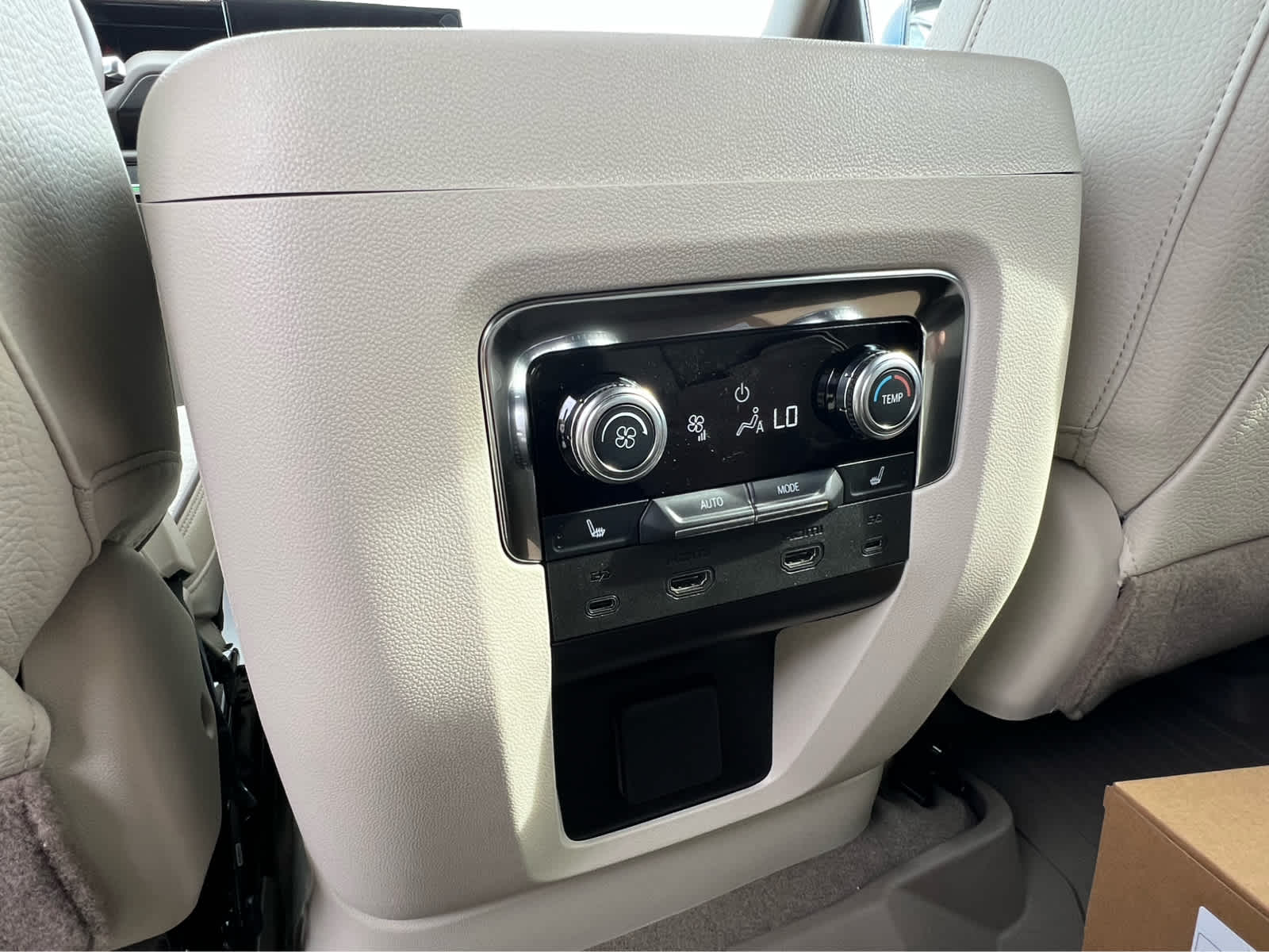 2025 Gmc Yukon Denali photo 10