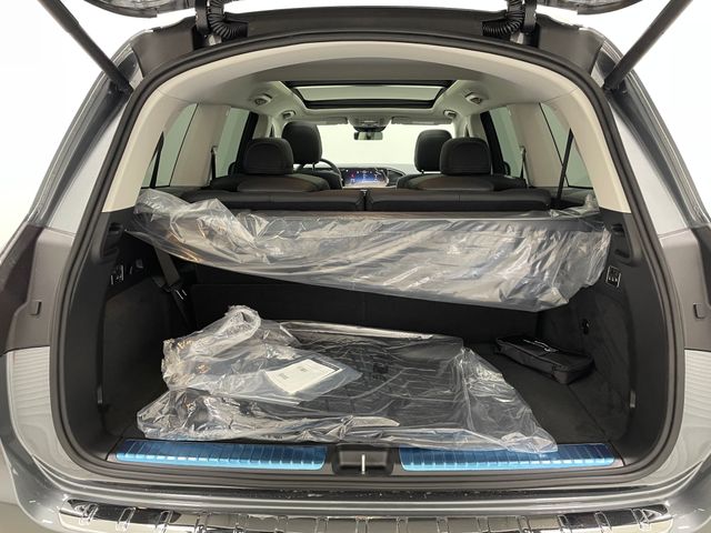 2026 Mercedes Benz GLS 450 4MATIC photo 2