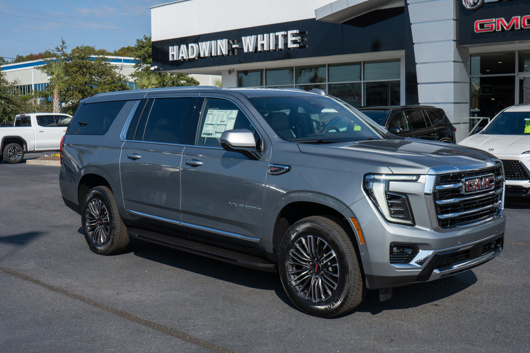 2026 GMC Yukon XL Elevation's photo