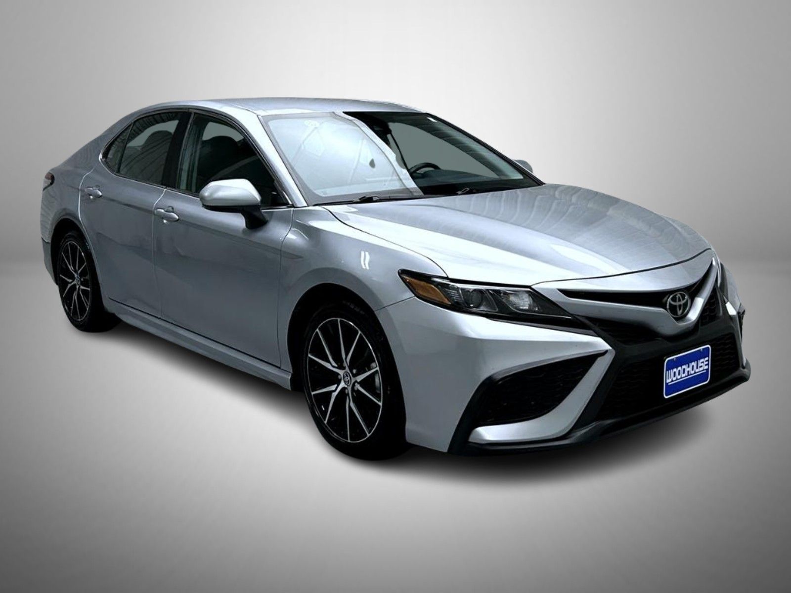 2024 Toyota Camry SE photo 3