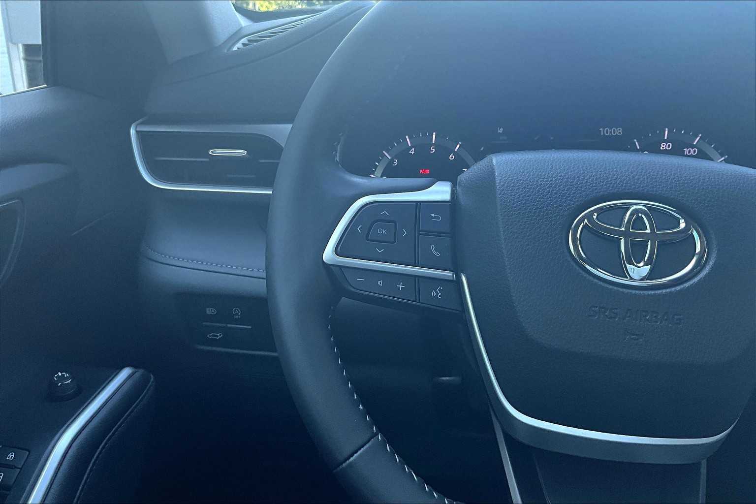 2024 Toyota Highlander XLE photo 22