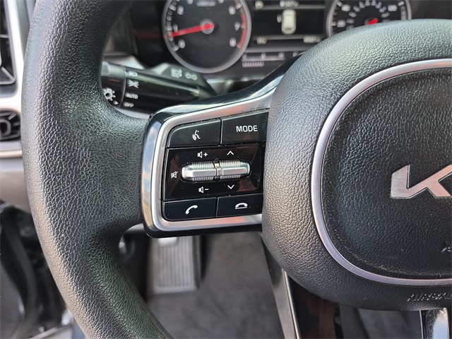 2023 Kia Sorento LX photo 19