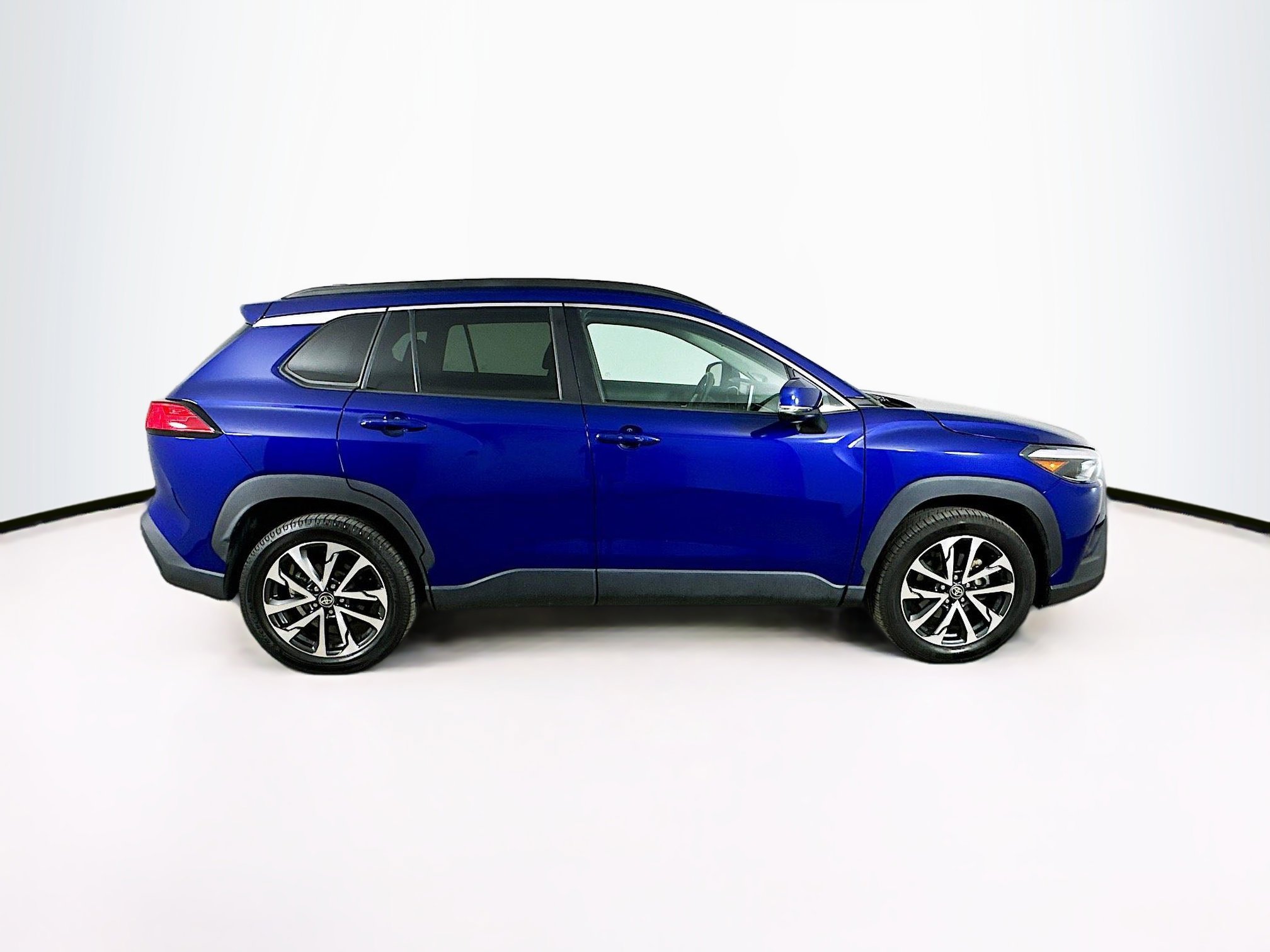 2022 Toyota Corolla Cross XLE photo 8