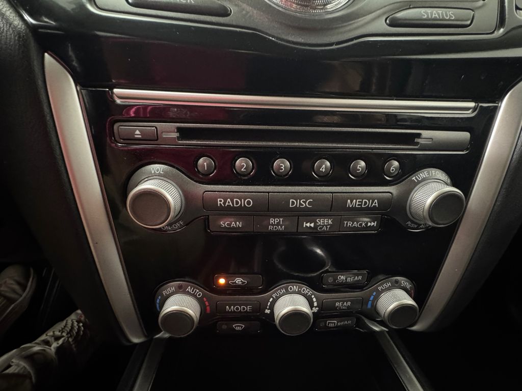 2020 Nissan Pathfinder SV photo 24