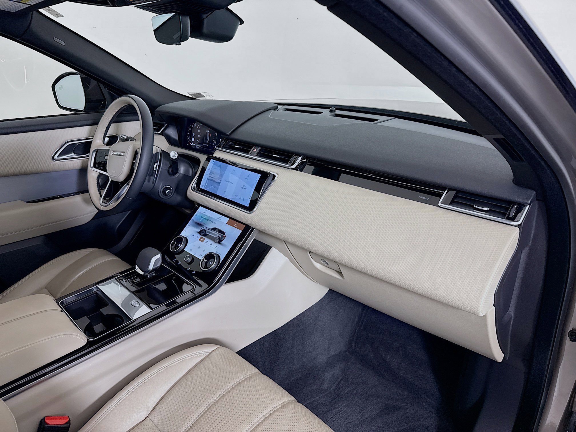 2023 Land Rover Range Rover Velar R-Dynamic S photo 22