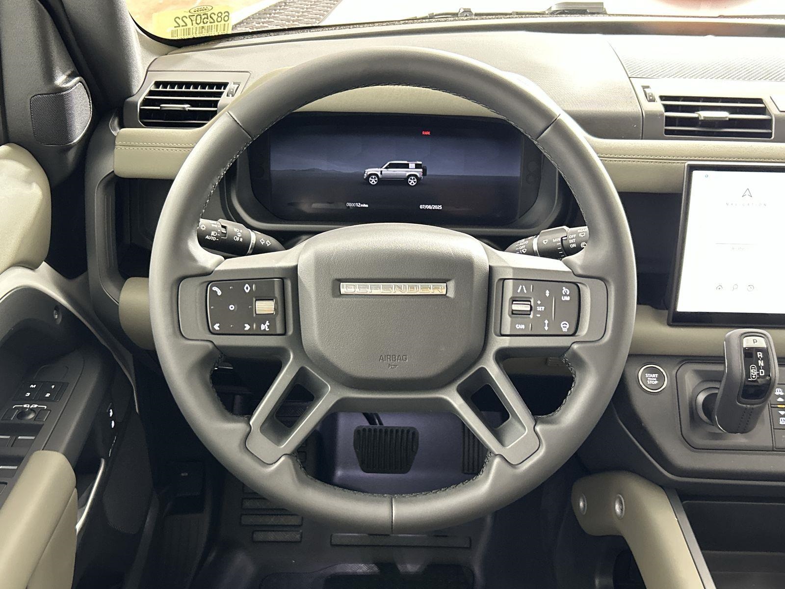 2025 Land Rover Defender 110 S photo 11
