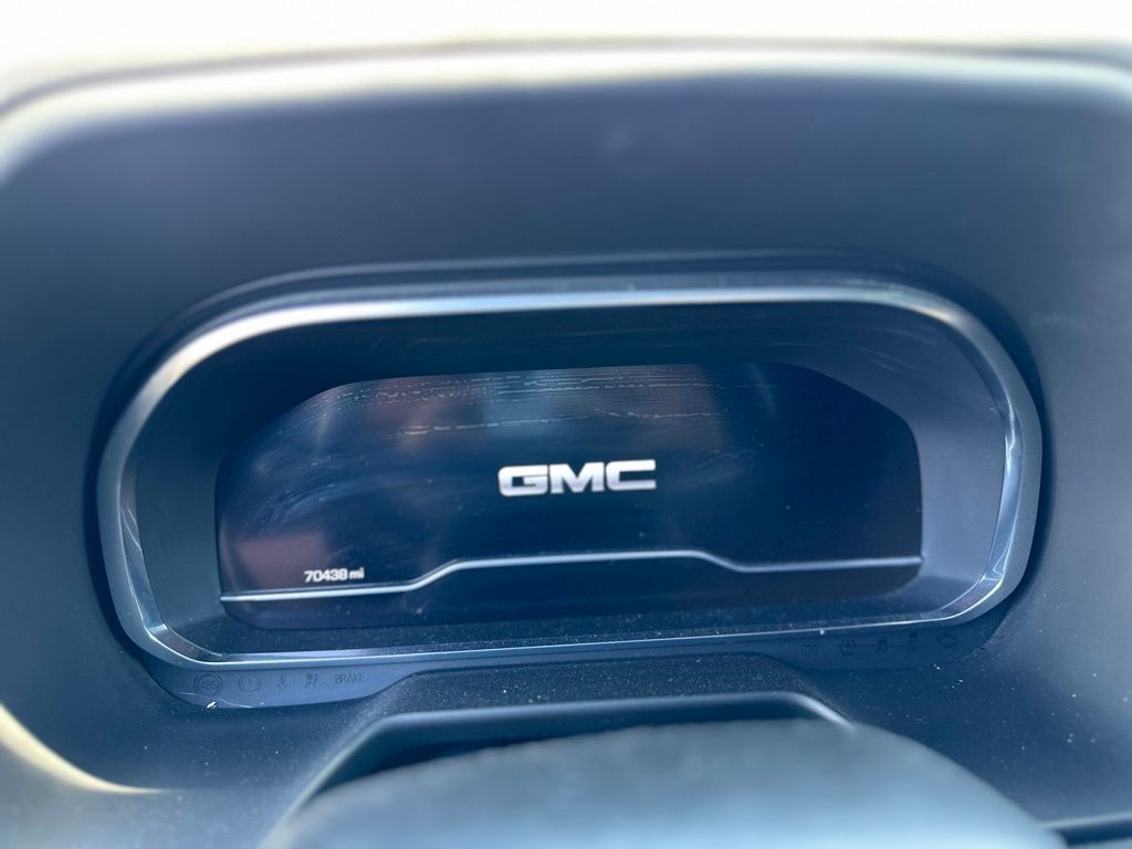 2022 Gmc Yukon SLE photo 10
