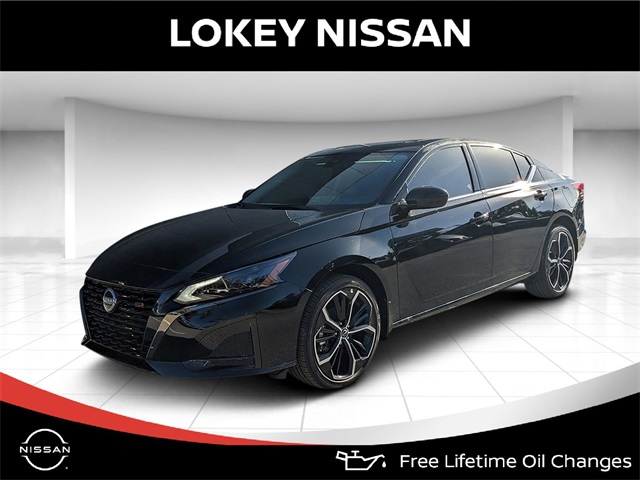 2025 Nissan Altima SR's photo