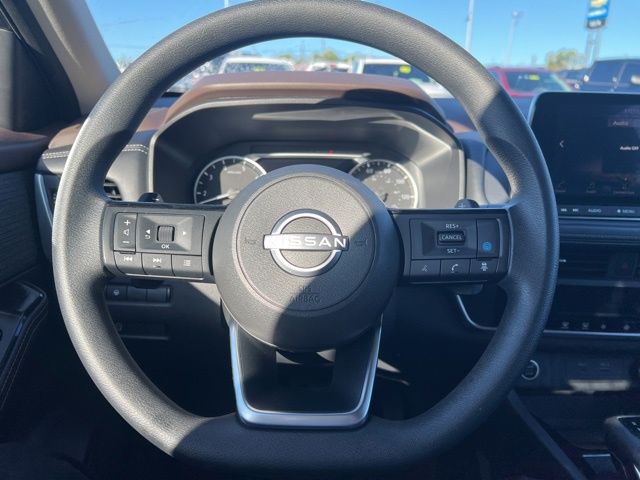2023 Nissan Rogue SV photo 14