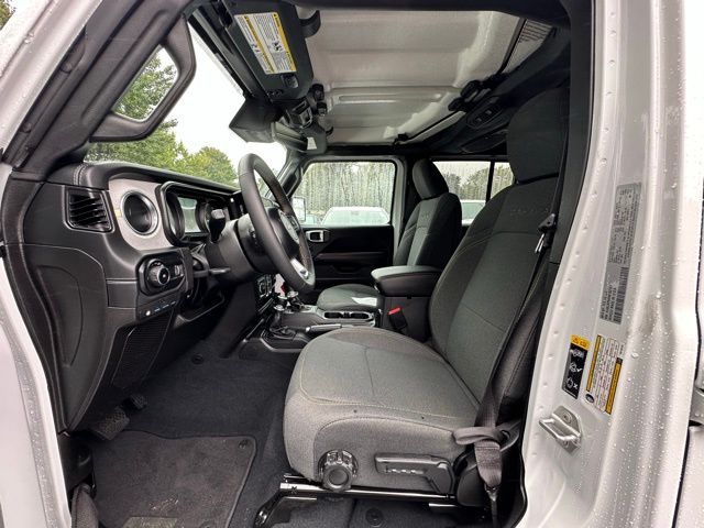 2024 Jeep Wrangler Sahara 4xe photo 22