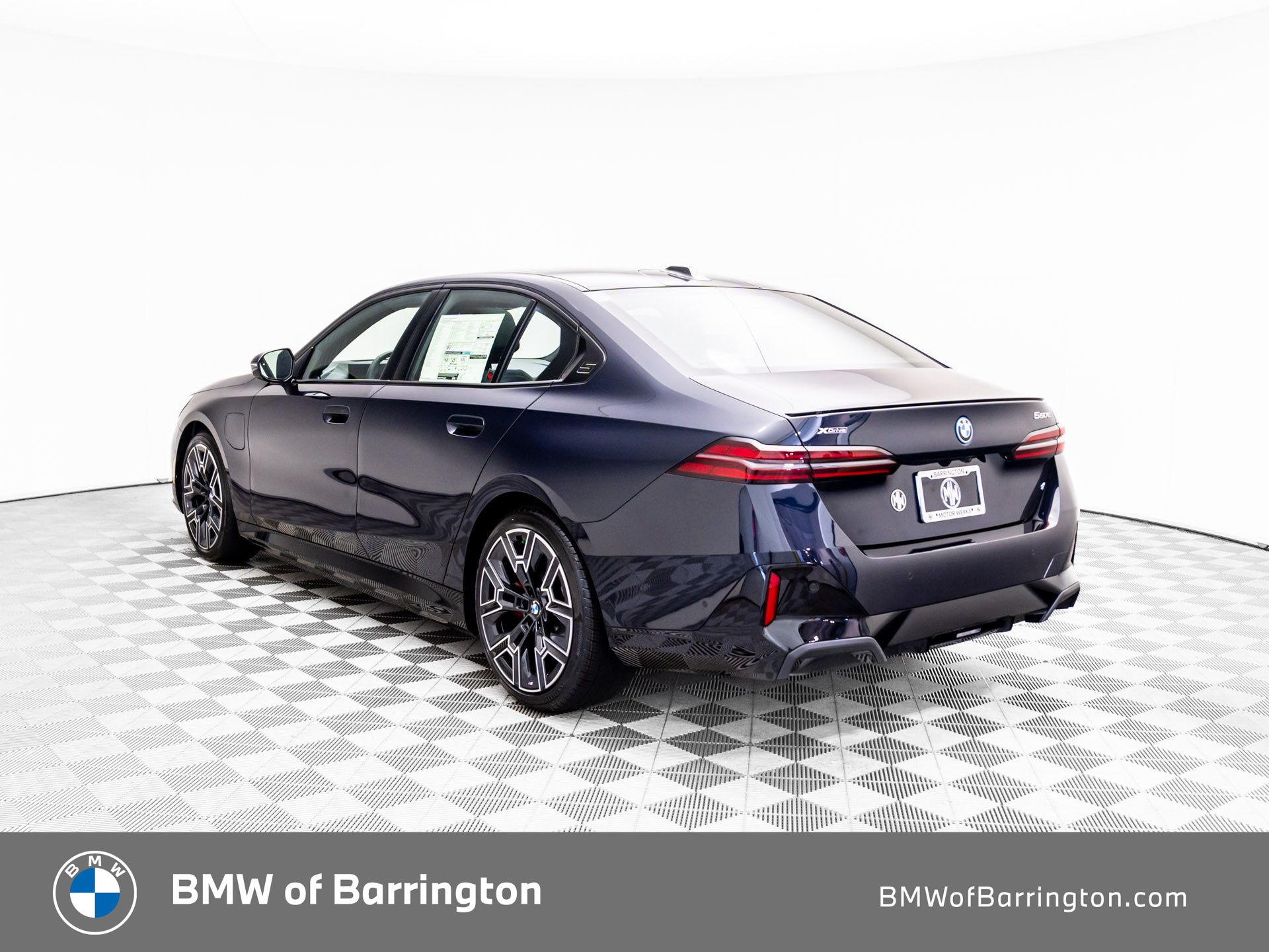 2026 Bmw 550e xDrive photo 3