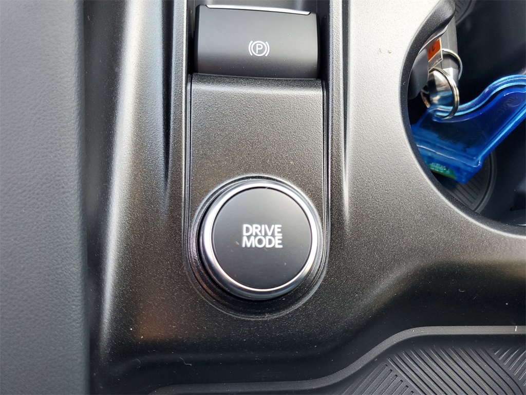 2025 Ford Explorer ST-Line photo 16