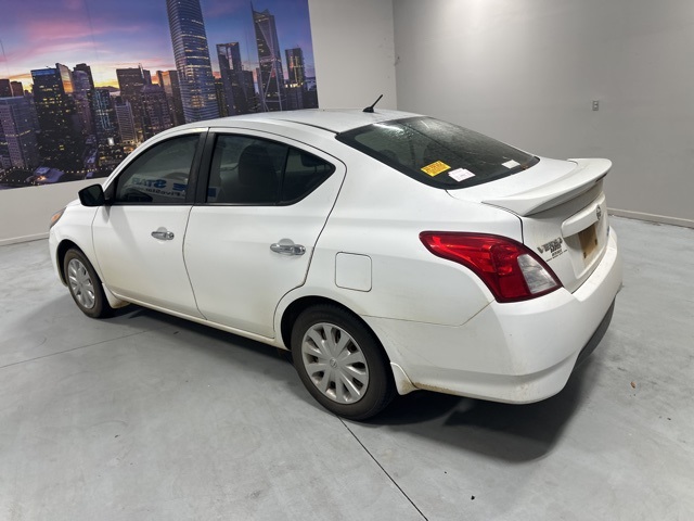 2016 Nissan Versa 1.6 SV photo 3