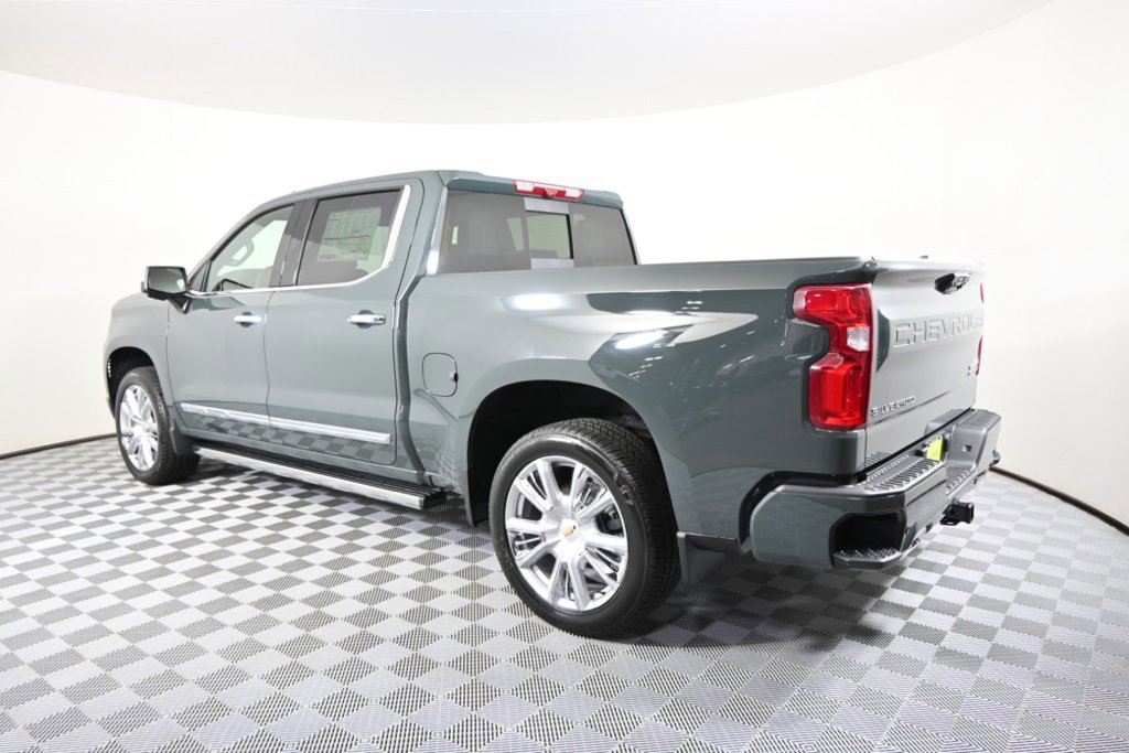 2026 Chevrolet Silverado 1500 High Country photo 4