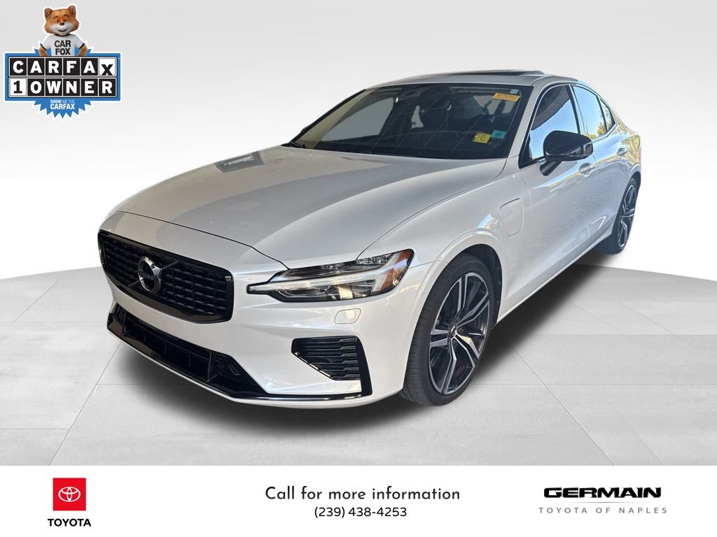 2022 Volvo S60 R-Design Expression