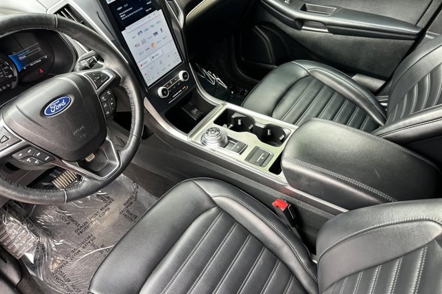2022 Ford Edge SEL photo 10