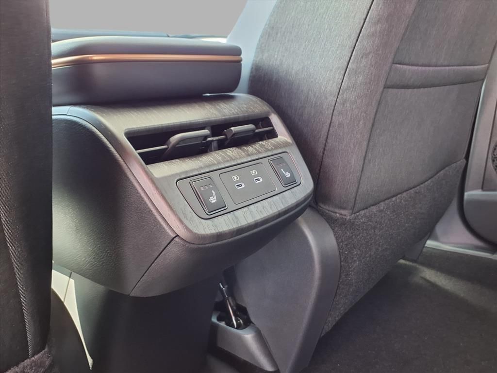 2025 Nissan ARIYA Platinum e-4ORCE photo 20