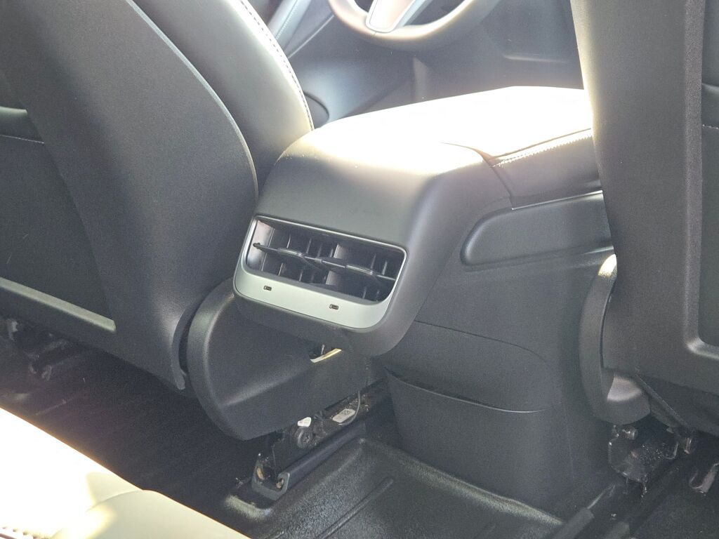 2020 Tesla Model 3 Standard Range Plus photo 11