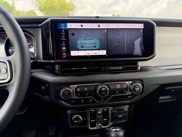2025 Jeep Wrangler Sport S photo 19