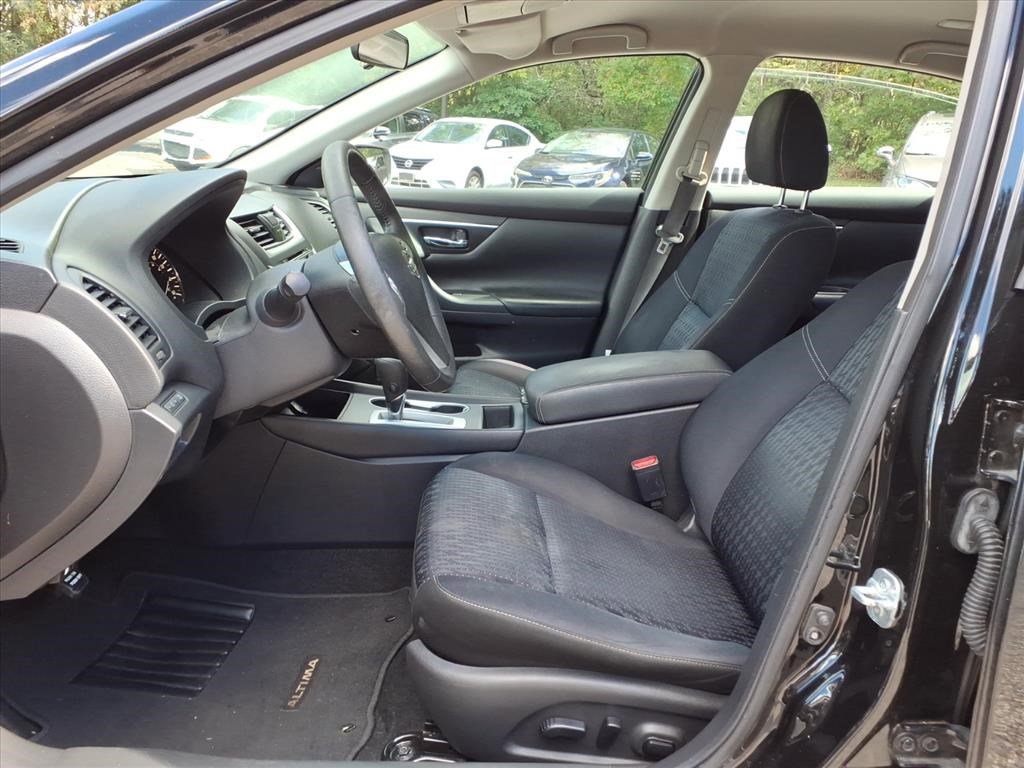 2017 Nissan Altima 2.5 SV photo 11