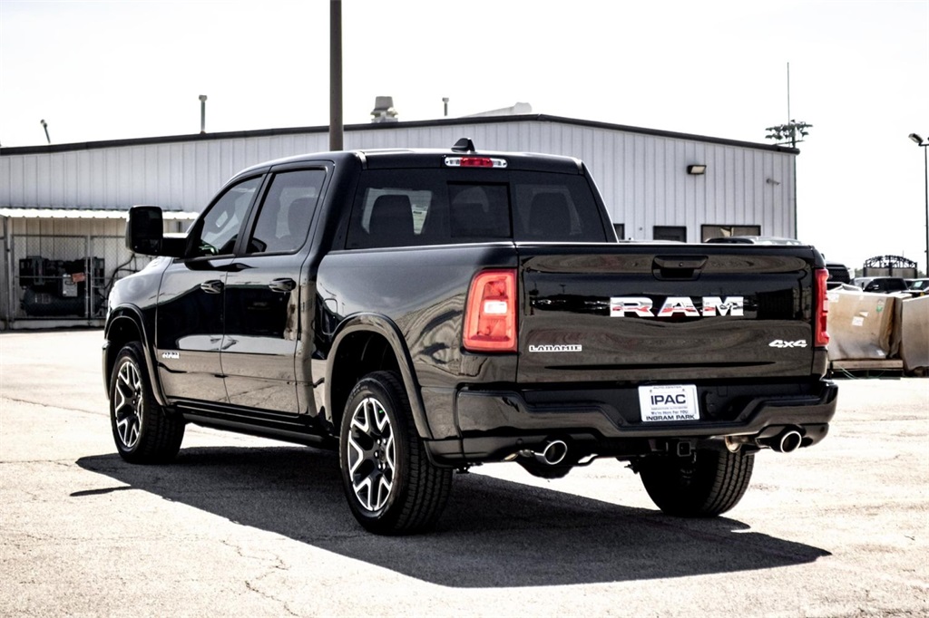 2025 Ram 1500 Laramie photo 4