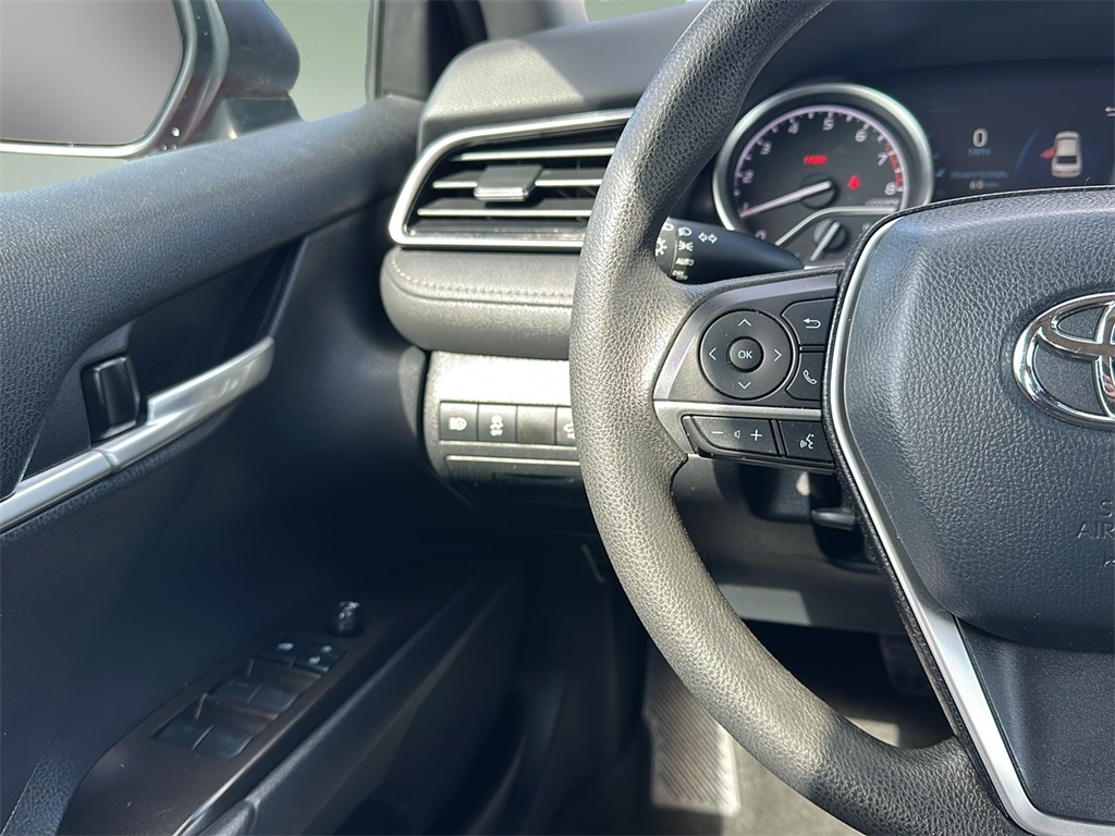2022 Toyota Camry LE photo 11