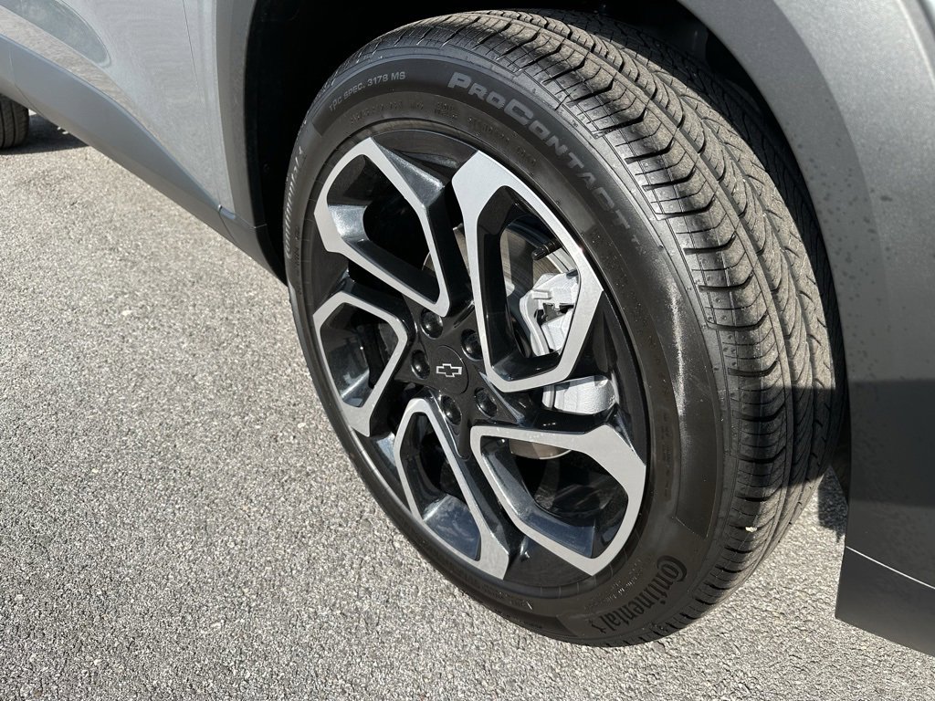 2025 Chevrolet Trax photo 7